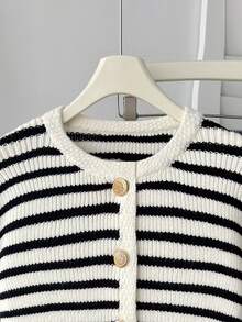 SHEIN Kids Tween Girls Cardigan Sweaters Tween Girl Black And White Striped Metal Buttons Autumn Winter Fashion - Black and White - View 4