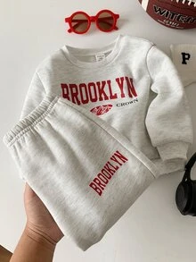 SHEIN 2件組兒童青少年男孩休閒學院風灰色字母印花連帽衛衣與灰色慢跑運動長褲套裝，適合學校、居家、日常穿著、運動，百搭簡約 - 灰色 - 查看 6