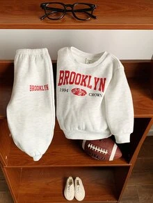 SHEIN 2件組兒童青少年男孩休閒學院風灰色字母印花連帽衛衣與灰色慢跑運動長褲套裝，適合學校、居家、日常穿著、運動，百搭簡約 - 灰色 - 查看 7