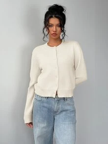 SHEIN BASICS 休閒純色圓領長袖寬鬆短版女款毛衣 秋季外套 日常上班早午餐辦公室穿搭 米白色 教師節 - 米色 - 查看 4
