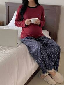 DAZY Bộ 2 món bầu nữ mặc nhà thường ngày mùa xuân thu, áo thun tay dài dáng rộng phối màu tương phản họa tiết patchwork và quần hoa nhí - Đỏ - Xem 3