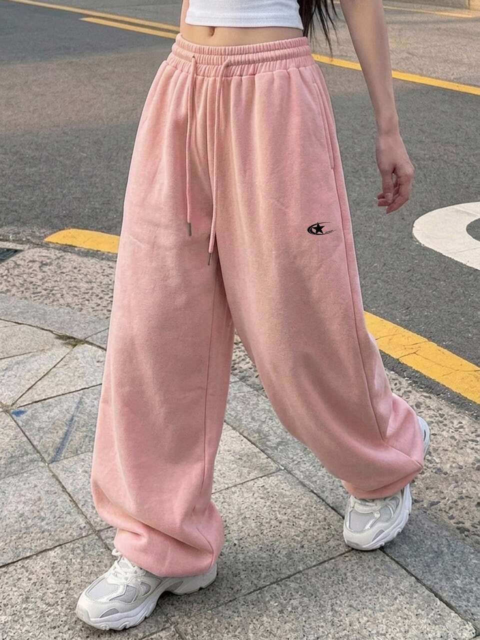 Women's Loose Curved Leg Sweatpants With Graphic Print, Casual Sports Streetwear Long Pants For Spring And Autumn