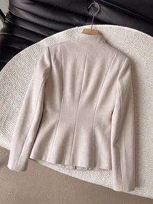 Pariaura Jaket Wanita Warna Aprikot Muda Elegan dan Serbaguna dengan Desain Kancing Katak, Potongan Ramping, Tampil Menawan, Lembut, dan Elegan. - Krem - View 3