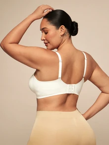 SHEIN BAE CURVE 1 PC Plus Size Women Soft Support Seamless Wireless Sports Bra - White - View 2