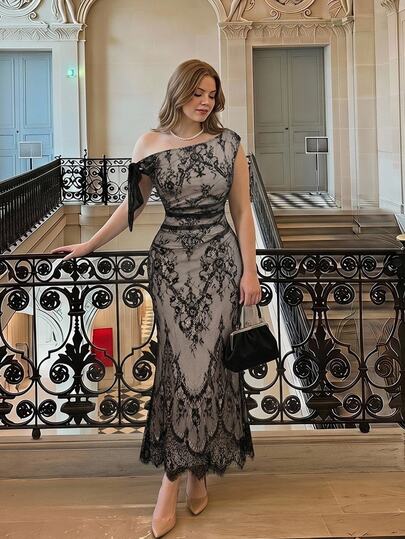 SHEIN MOD Vestido Maxi Talla Grande Negro Vintage Romántico con Encaje, Hombro Asimétrico, Corte A, Elegante Vestido para Mujer, Atuendo para Fiestas & Reuniones, Vestido para Todas las Estaciones