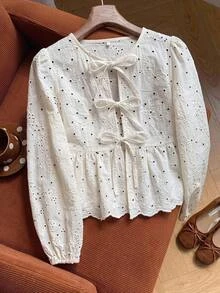 SHEIN LUNE Blus Putih Ukuran Besar dengan Bordir Seluruh Bagian dan Tali Depan, Gaya Fashion Week, Formal untuk Kencan Malam, Ulang Tahun, Musim Gugur, Lucu, Peri, Brunch Musim Gugur, High Tea, Seksi, Fairycore - Putih - View 1