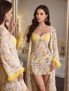 Modelyn رداء طويل من الشبك المرصع بالماس غير متماثل الأكمام، فستان انزلاقي من الشبك المرصع بالماس المطرز، طقم من قطعتين - أصفر - مشاهدة 7