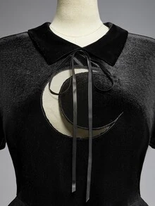 ROMWE Dark Gothic Moon Embroidered Pattern Plus Size Women's Short Dress - Black - View 4