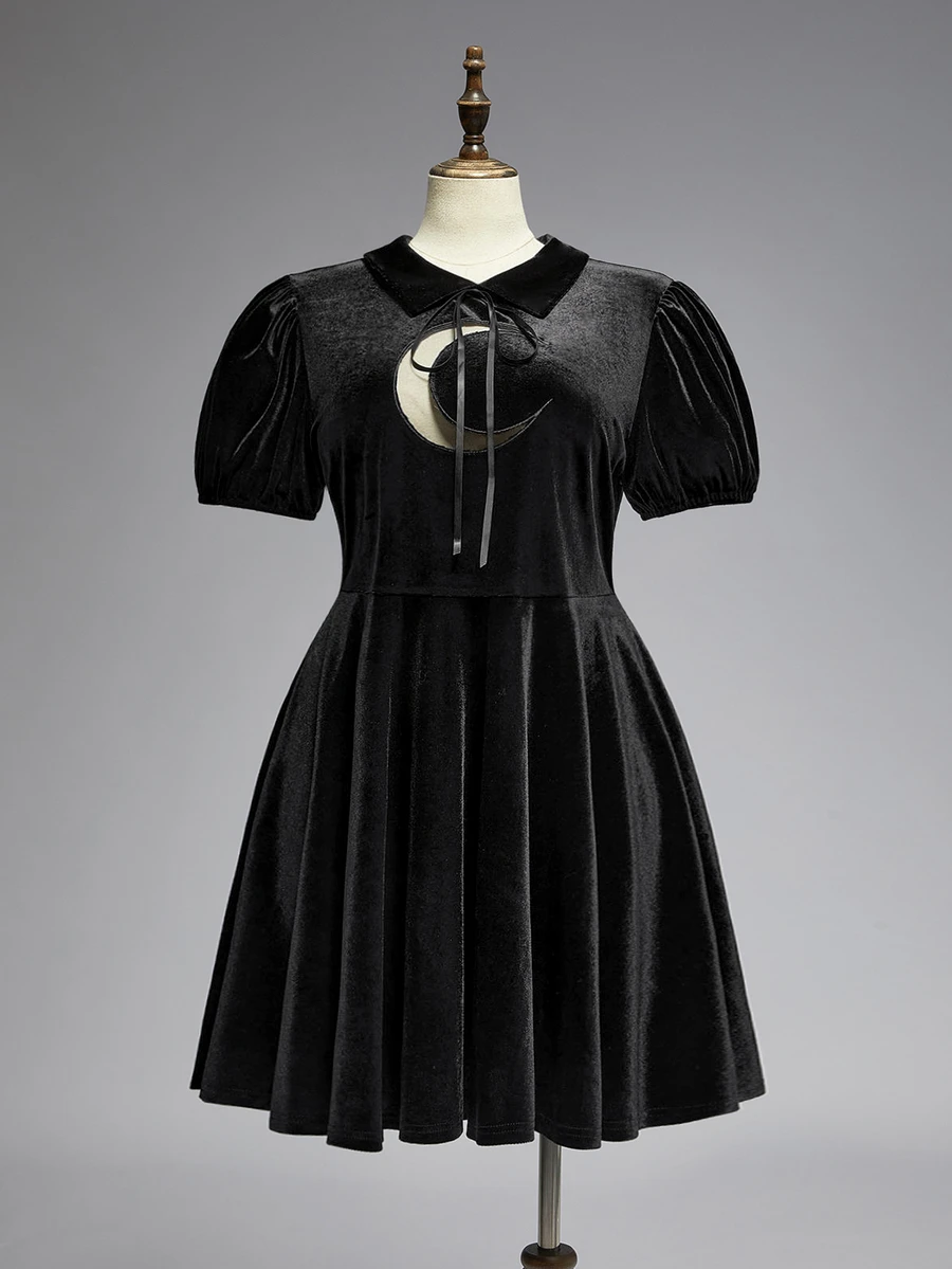 ROMWE Dark Gothic Moon Embroidered Pattern Plus Size Women's Short Dress - Black - View 1
