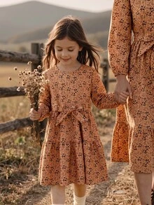 SHEIN Elladie kids 女童春秋感恩節棕色田園風仙女公主薄款編織洋裝，植物碎花圓領燈籠長袖秋季款 - 黃色 - 查看 5