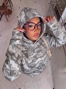 青少年女孩休閒極簡風仿水洗紋理迷彩滿版印花加厚抓毛內裡復古感寬鬆落肩連帽設計街頭復古風舒適隨性兒童秋季疊穿Y2K運動套裝適合外出街拍校園慵懶風 - 彩色 - 查看 2