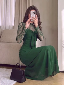 Modelyn 法式設計優雅蕾絲拼接蝴蝶結女款長洋裝，深綠色，適合婚禮晚宴，秋季穿著 - 墨綠色 - 查看 3