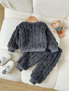 SHEIN Playful Pals 2件組 幼兒男童深灰色可愛熊貼布粗針毛線針織毛絨長袖圓領加厚運動衫褲套裝，適合戶外冬季秋季聖誕節假期 - 深灰色 - 查看 2