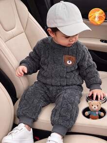 SHEIN Playful Pals 2件組 幼兒男童深灰色可愛熊貼布粗針毛線針織毛絨長袖圓領加厚運動衫褲套裝，適合戶外冬季秋季聖誕節假期 - 深灰色 - 查看 9