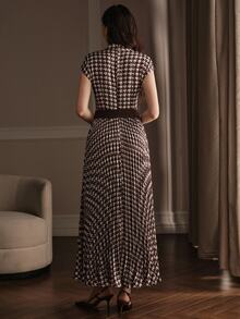 Anewsta New Women's Designer Print Waist-Cinching Short Sleeve Dress - Brown - View 8