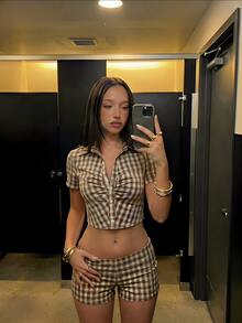 SHEIN ICON 女士格子短袖单排扣褶裥短款衬衫 - 卡其色 - 查看 9