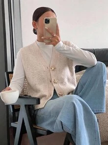 Siren Gaze Women's Street Style Starfish Metal Button V-Neck Knit Vest - Apricot - View 3