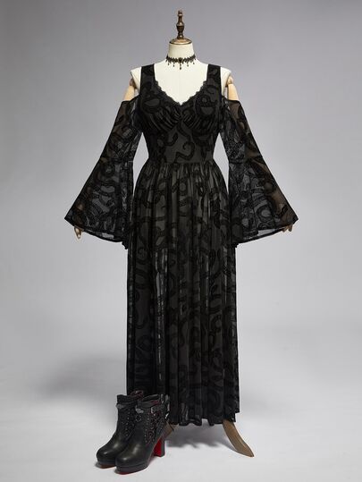 Robe gothique sombre à motif de serpent en tissu floqué, col V profond, épaules dénudées, fente haute, manches cloche, grande taille pour femmes