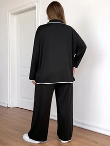 SHEIN CURVE+ 大尺碼女款針織高彈力對比滾邊兩件式睡衣套裝，居家休閒夜穿，黑白配色，秋季傳統優雅休閒風 - 黑與白 - 查看 2