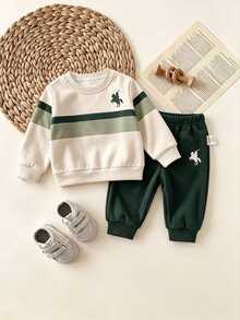 Newborn Baby Knight Pattern Round Neck Long Sleeve Winter Top And Pants Set - Multicolor - View 3