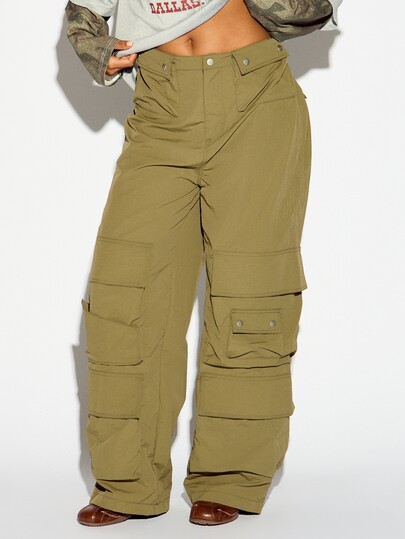 SUMWON WOMEN Wide Leg Cargo Pants With Multi Pocket Detail Low Rise Full Length Utility Style Relaxed Fit Trousers Spring Summer Festival Season
