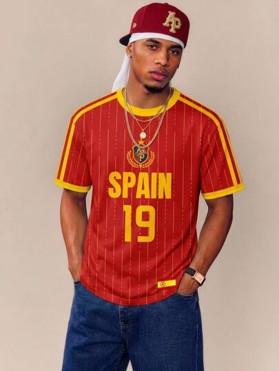 Aesthetic Post Vintage Spanish Team Style Red Base Yellow Vertical Stripe Contrast Letter Badge Print Football Short Sleeve Top, Street Casual Crew Neck Shirt, Men's Women's Graphic T-Shirt, Men's Fashion Sports Jersey, Football, Football Supplies