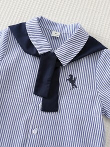 Cozy Pixies 男童条纹印花撞色纽扣短袖衬衫，带肩披和纯色短裤套装 - 杏色 - 查看 5