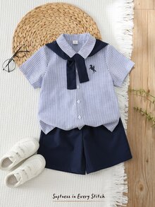 Cozy Pixies 男童条纹印花撞色纽扣短袖衬衫，带肩披和纯色短裤套装 - 杏色 - 查看 7