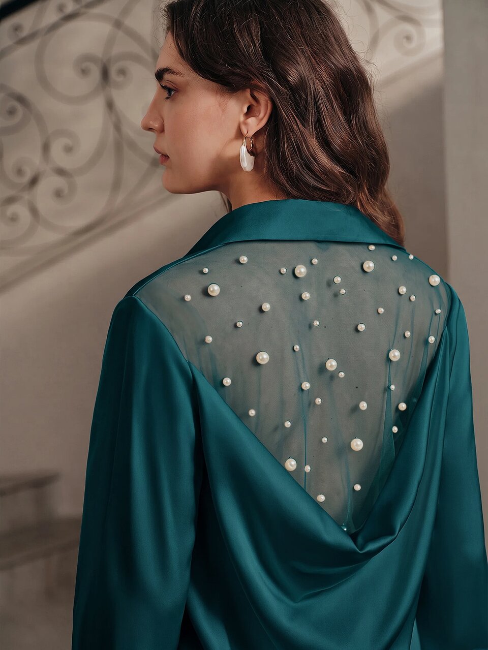 Anewsta Women's Romantic Elegant Long Sleeve Backless Pearl Blouse, Suitable For Party, Vacation, Date, Daily Wear