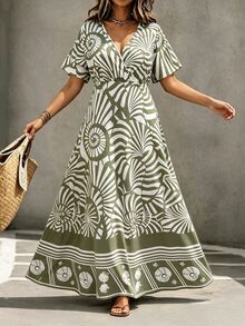 SHEIN LUNE CURVE Vintage Shell Print Wrap V-Neck Short Sleeve High Waist Full Skirt Beach Maxi Dress - Green - View 12