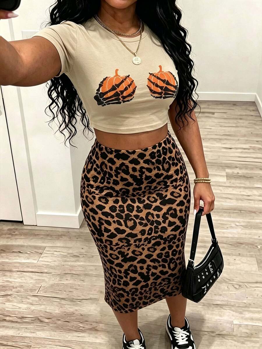 Slaydiva Plus Size Pumpkin Print Short Sleeve T-Shirt And Leopard Print Fishtail Maxi Skirt 2 Pieces Set - Multicolor - View 1