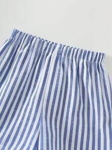 Cozy Pixies 3件組男嬰舒適休閒百搭日常時尚簡約學院風白色 Polo 衫搭配藍白條紋披肩與藍白短褲多件套裝，適用制服正式穿著、婚禮、滿月、洗禮、周歲慶祝與嬰兒派對 - 彩色 - 查看 4
