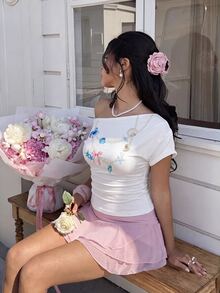 SHEIN MOD 大码夏季休闲项链印花褶皱肩短袖T恤，白色混纺不对称肩短袖上衣，修身弹力面料，海岸风情，适合夏季春季海滩度假休闲日常穿着，贝壳海星印花，柔软轻盈，贝壳印花上衣，女士白色上衣 - 白色 - 查看 13