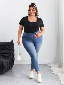 SHEIN CURVE+ 2件装加大码黑白短袖紧身连体衣，女士加大码连体衣，2件装加大码连体衣，曲线身材连体衣 - 黑與白 - 查看 7