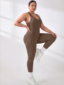 SHEIN Rhythm Era Jumpsuit Pas Badan Tanpa Lengan dengan Leher Halter, Warna Polos Ukuran Plus - Coklat - View 5