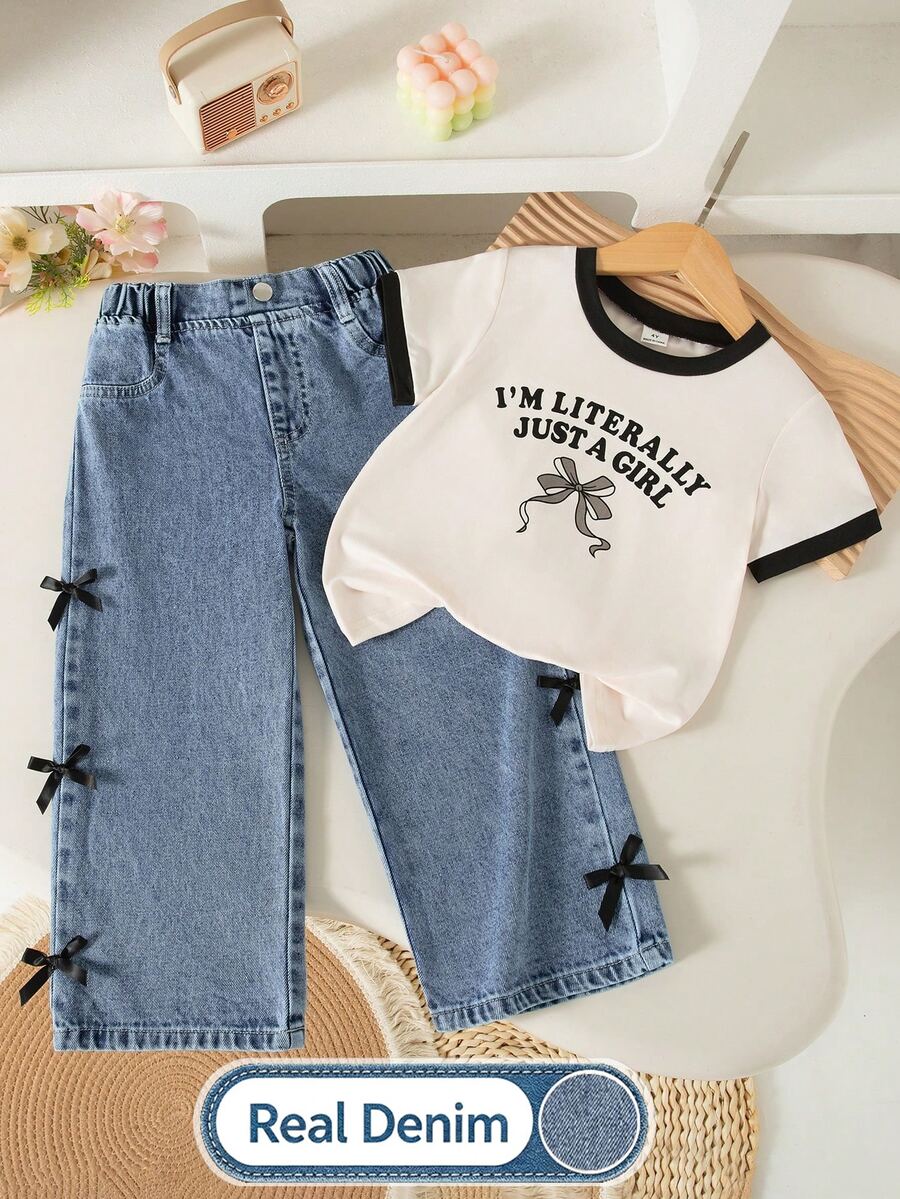 SHEIN Elladie kids 女童夏季開學牛仔套裝 2件組 簡約領口拼接配色英文蝴蝶結印花T恤 側蝴蝶結直筒鬆緊腰長褲 - 彩色 - 查看 1