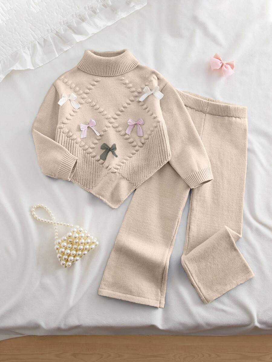 SHEIN Vintaside Kids 女童休閒時尚可愛藍色花卉蝴蝶結尖擺高領針織毛衣+針織寬腿褲 2件套 - 杏色 - 查看 1