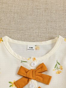 SHEIN 幼兒女嬰上衣長褲套裝，可愛家庭套裝，白色花朵蝴蝶結荷葉邊下擺，長袖圓領，生日拍照派對秋季穿搭 - 彩色 - 查看 9