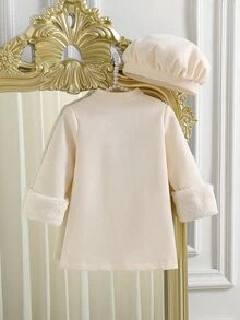 SHEIN Playful Pals 2件組女嬰秋冬米白色優雅公主風蝴蝶結胸前設計蓬鬆袖口長袖洋裝附配套貝雷帽，微鬆A字版型，適合日常外出、生日派對、節日拍照、家庭聚會、1歲生日紀念 - 米色 - 查看 3