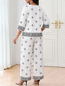 SHEIN Lady Set Kemeja dan Celana Motif Geometris untuk Wanita Paruh Baya - MultiWarna - View 3