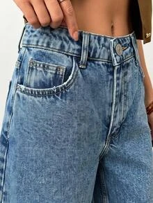 SHEIN Cottnline شورت جينز أزرق فاتح بخصر عالي مقاس كبير بقصة عادية وأزرار أمامية بأسلوب كاجوال مناسب للمواعدة الليلية والصيف - أزرق متوسط - مشاهدة 7