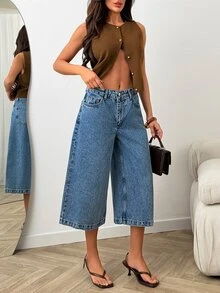 SHEIN Cottnline شورت جينز أزرق فاتح بخصر عالي مقاس كبير بقصة عادية وأزرار أمامية بأسلوب كاجوال مناسب للمواعدة الليلية والصيف - أزرق متوسط - مشاهدة 1