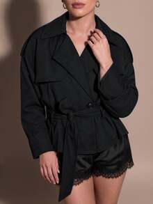 SHEIN BAE CURVE 大尺碼黑色短款腰帶式風衣外套 - 黑色 - 查看 5