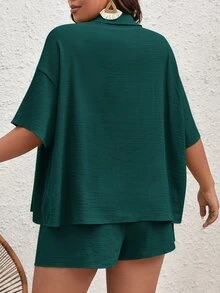 SHEIN VCAY 大码女式夏季纯色落肩口袋衬衫和短裤休闲两件套服装 - 墨綠色 - 查看 3