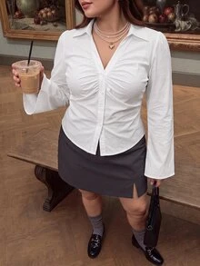 SHEIN MOD 大尺碼女款白色V領荷葉邊喇叭袖襯衫，收腰長版開襟襯衫，適合演唱會、機場、返校日、秋季辦公正式場合 - 白色 - 查看 4