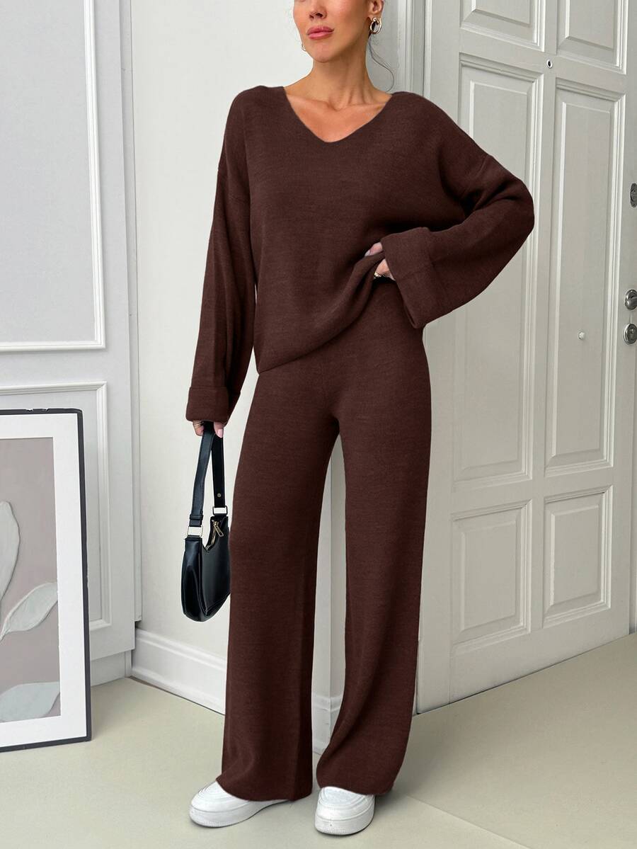 SHEIN طقم كنزة وبنطلون للنساء بياقة على شكل حرف V وأكمام واسعة مزينة بتفاصيل - بني - مشاهدة 1