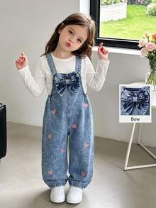 SHEIN Genkimix Kids 女童牛仔吊帶褲 牛仔女郎西式風 中藍色 粉色愛心刺繡 3D大蝴蝶結 直筒寬鬆 柔軟舒適 日常度假夏季款 - 中等水洗藍 - 查看 4