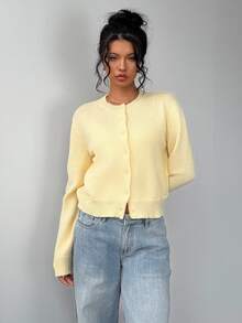 SHEIN Tall CURVE 大尺碼休閒 80 年代寬鬆柔軟正常版型純色圓領長袖短版女款黃色針織開襟衫 秋冬春季辦公上班穿搭 - 黃色 - 查看 8