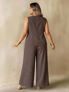 SHEIN CURVE+ 大尺碼 US 22 棕色條紋兩件套西裝套裝，荷葉邊上衣 + 西裝長褲 - 棕色 - 查看 4