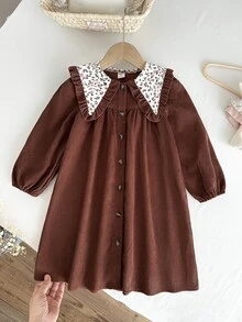 SHEIN Vintaside Kids 幼女燈芯絨洋裝，甜美優雅酒紅色花卉彼得潘領荷葉邊長袖，生日派對秋季優雅時尚假日鈕扣開襟 - 棕色 - 查看 1